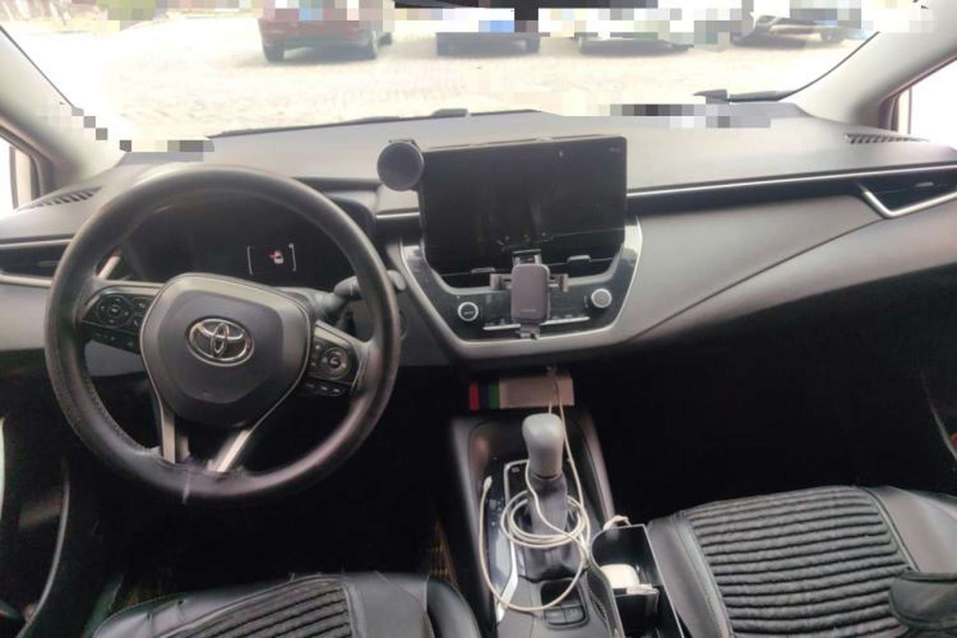 Used Toyota Corolla 2023 1.8L Smart Electric Hybrid Dual-Motor Pioneer Edition Center Console