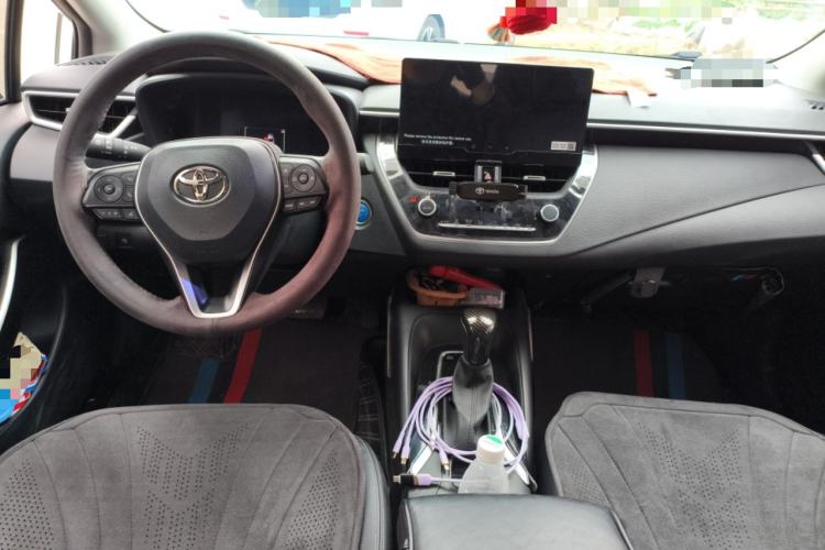 Used Toyota Corolla 2023 1.8L Smart Electric Hybrid Dual-Motor Elite Edition Center Console