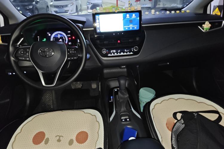 Used Toyota Corolla 2023 1.8L Smart Electric Hybrid Dual-Motor Pioneer Edition Center Console
