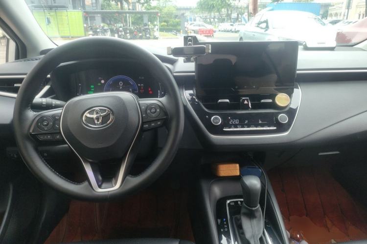 Used Toyota Corolla 2023 1.8L Smart Electric Hybrid Dual-Motor Elite Edition Center Console