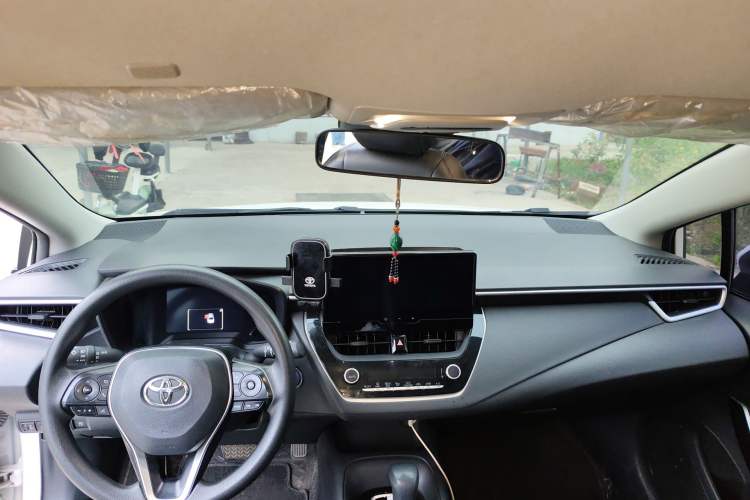 Used Toyota Corolla 2023 1.8L Smart Electric Hybrid Dual-Motor Pioneer Edition Center Console