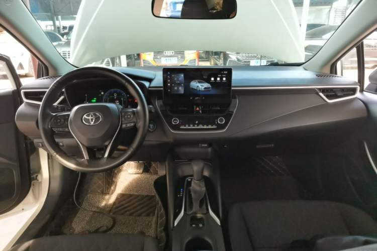 Used Toyota Corolla 2023 1.8L Smart Electric Hybrid Dual-Motor Pioneer Edition Center Console