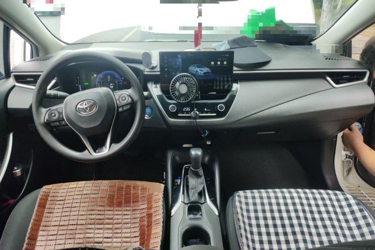 Used Toyota Corolla 2023 1.8L Smart Electric Hybrid Dual-Motor Pioneer Edition Center Console