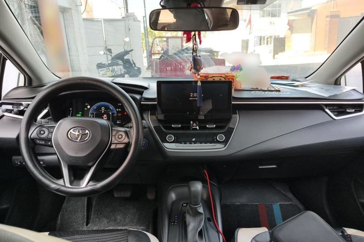Used Toyota Corolla 2023 1.8L Smart Electric Hybrid Dual-Motor Elite Edition Center Console