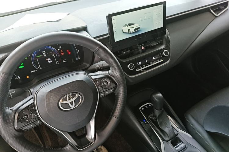 Used Toyota Corolla 2023 1.8L Smart Electric Hybrid Dual-Motor Pioneer Edition Center Console