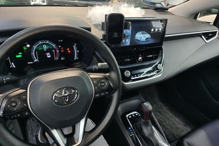 Used Toyota Corolla 2023 1.8L Smart Electric Hybrid Dual-Motor Pioneer Edition Center Console