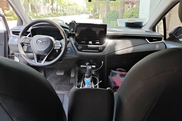 Used Toyota Corolla 2023 1.8L Smart Electric Hybrid Dual-Motor Elite Edition Center Console