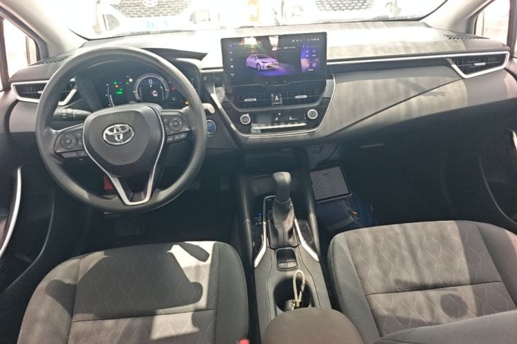 Used Toyota Corolla 2023 1.8L Smart Electric Hybrid Dual-Motor Elite Edition Center Console