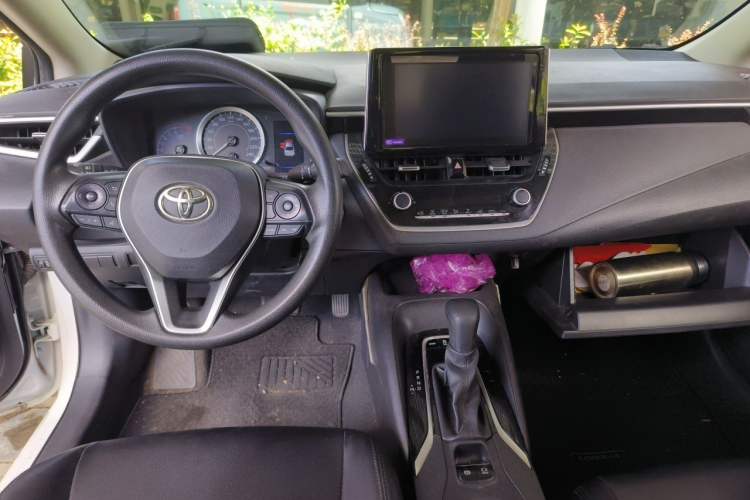 Used Toyota Corolla 2023 1.5L Elite Edition Center Console