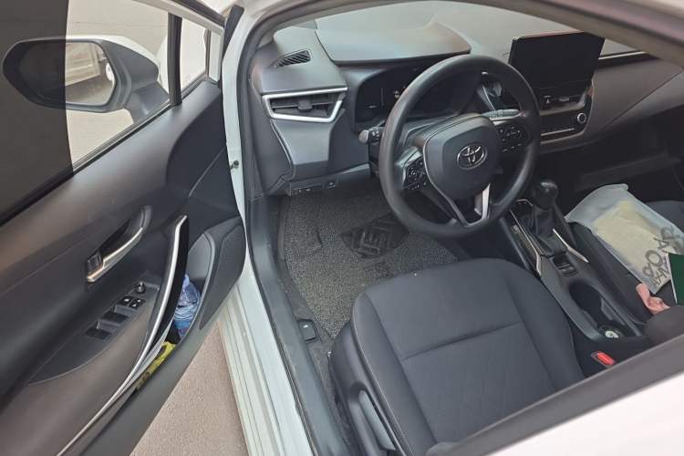 Used Toyota Corolla 2023 1.8L Smart Electric Hybrid Dual-Motor Pioneer Edition Driver Seat