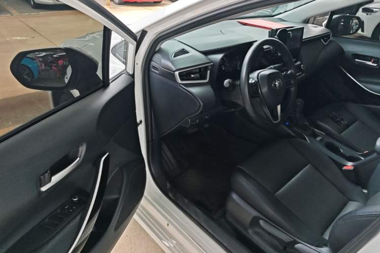 Used Toyota Corolla 2023 1.8L Smart Electric Hybrid Dual-Motor Elite Edition Driver Seat