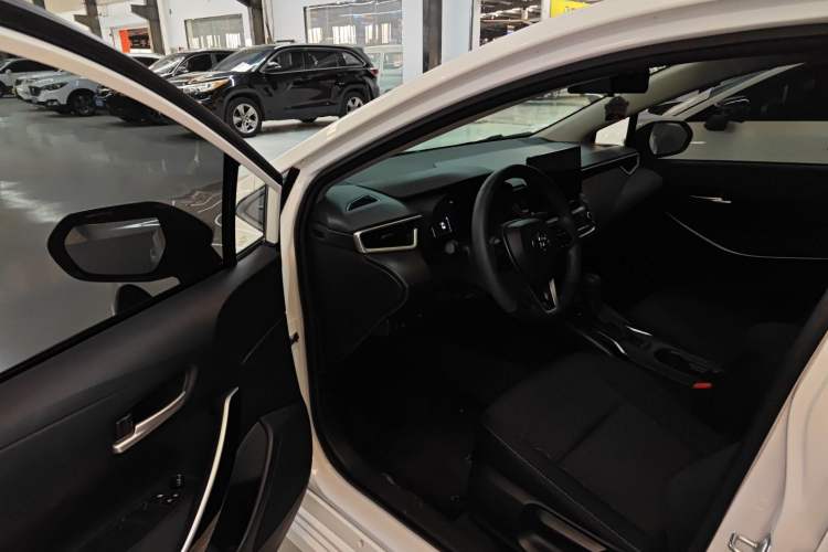 Used Toyota Corolla 2023 1.8L Smart Electric Hybrid Dual-Motor Pioneer Edition Driver Seat