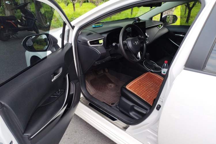 Used Toyota Corolla 2023 1.8L Smart Electric Hybrid Dual-Motor Pioneer Edition Driver Seat