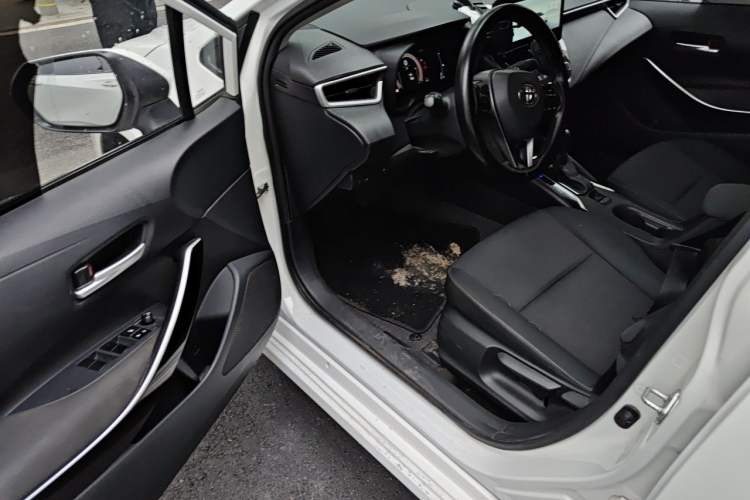 Used Toyota Corolla 2023 1.8L Smart Electric Hybrid Dual-Motor Pioneer Edition Driver Seat