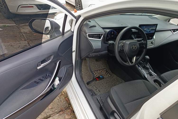 Used Toyota Corolla 2023 1.8L Smart Electric Hybrid Dual-Motor Pioneer Edition Driver Seat