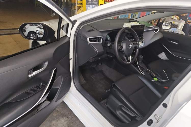 Used Toyota Corolla 2023 1.8L Smart Electric Hybrid Dual-Motor Pioneer Edition Driver Seat