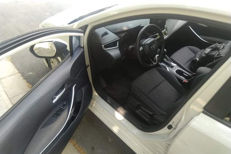 Used Toyota Corolla 2023 1.8L Smart Electric Hybrid Dual-Motor Pioneer Edition Driver Seat