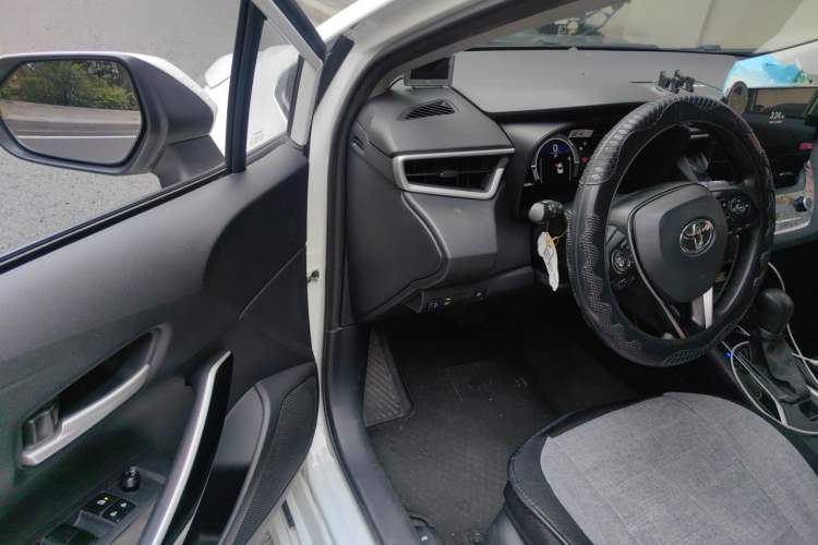 Used Toyota Corolla 2023 1.8L Smart Electric Hybrid Dual-Motor Pioneer Edition Driver Seat