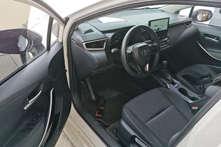 Used Toyota Corolla 2023 1.8L Smart Electric Hybrid Dual-Motor Pioneer Edition Driver Seat