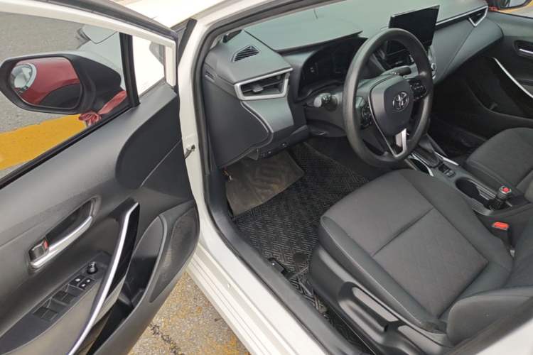 Used Toyota Corolla 2023 1.8L Smart Electric Hybrid Dual-Motor Pioneer Edition Driver Seat