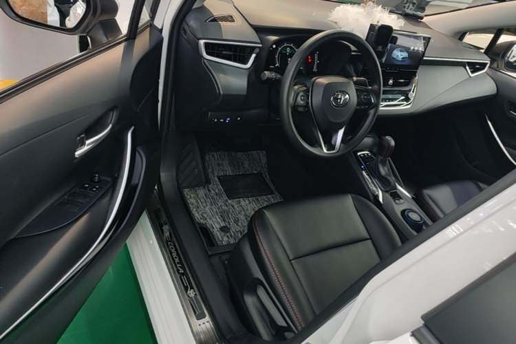 Used Toyota Corolla 2023 1.8L Smart Electric Hybrid Dual-Motor Pioneer Edition Driver Seat