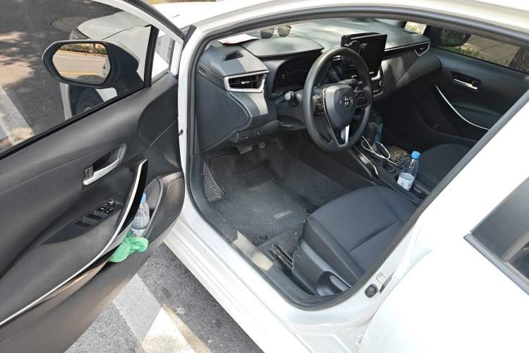 Used Toyota Corolla 2023 1.8L Smart Electric Hybrid Dual-Motor Elite Edition Driver Seat