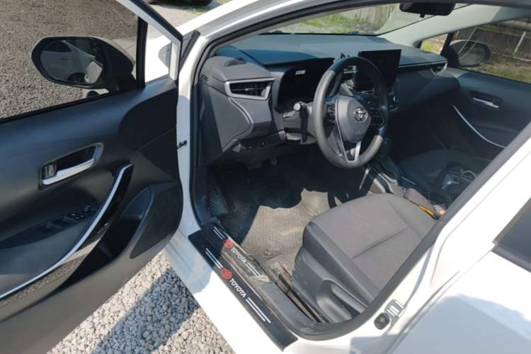 Used Toyota Corolla 2023 1.8L Smart Electric Hybrid Dual-Motor Pioneer Edition Driver Seat