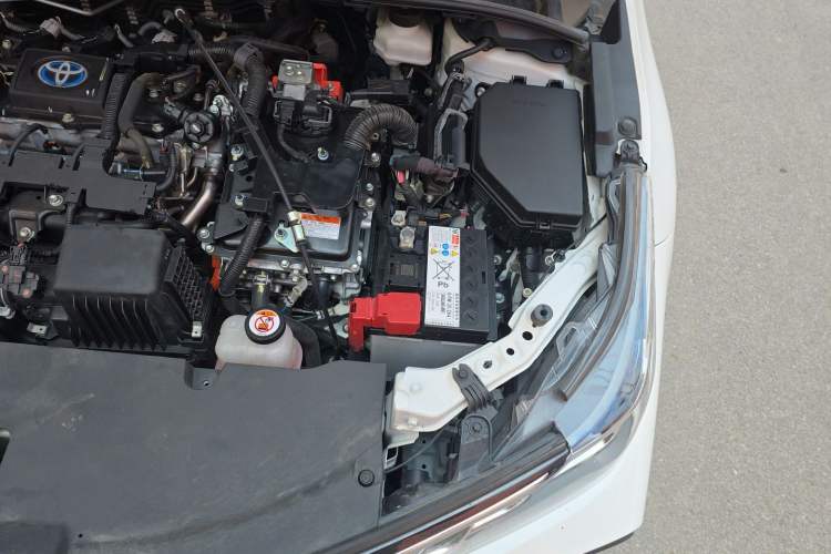 Used Toyota Corolla 2023 1.8L Smart Electric Hybrid Dual-Motor Pioneer Edition Engine Bay Left