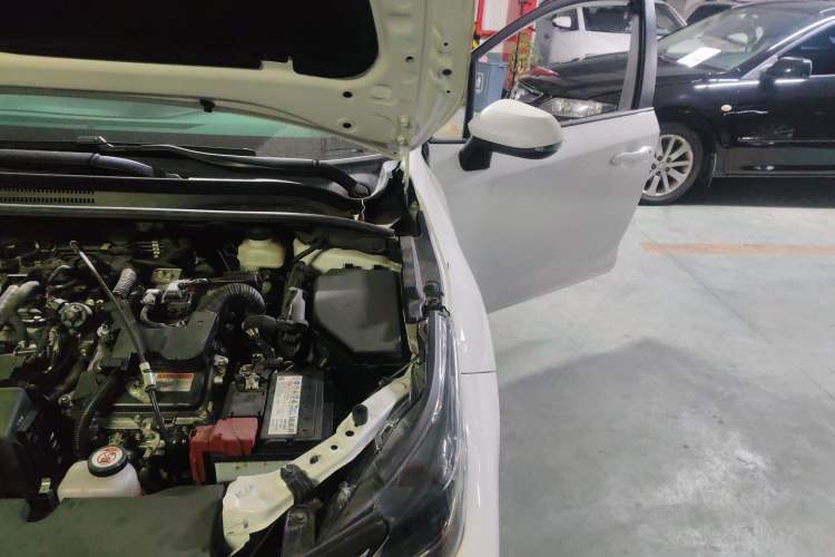 Used Toyota Corolla 2023 1.8L Smart Electric Hybrid Dual-Motor Pioneer Edition Engine Bay Left