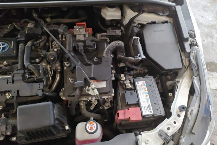 Used Toyota Corolla 2023 1.8L Smart Electric Hybrid Dual-Motor Pioneer Edition Engine Bay Left