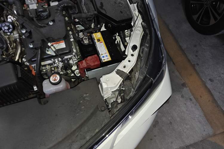 Used Toyota Corolla 2023 1.8L Smart Electric Hybrid Dual-Motor Pioneer Edition Engine Bay Left