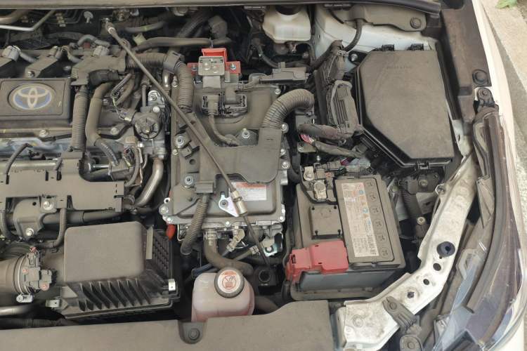 Used Toyota Corolla 2023 1.8L Smart Electric Hybrid Dual-Motor Pioneer Edition Engine Bay Left