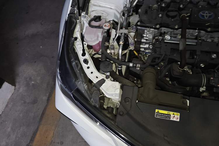Used Toyota Corolla 2023 1.8L Smart Electric Hybrid Dual-Motor Pioneer Edition Engine Bay Right
