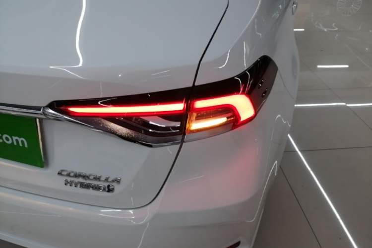 Used Toyota Corolla 2023 1.8L Smart Electric Hybrid Dual-Motor Elite Edition Exterior 3