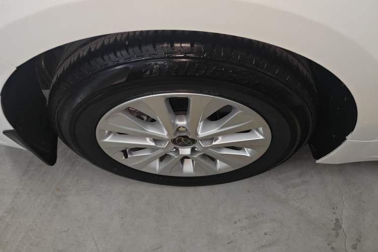 Used Toyota Corolla 2023 1.8L Smart Electric Hybrid Dual-Motor Pioneer Edition Exterior 5