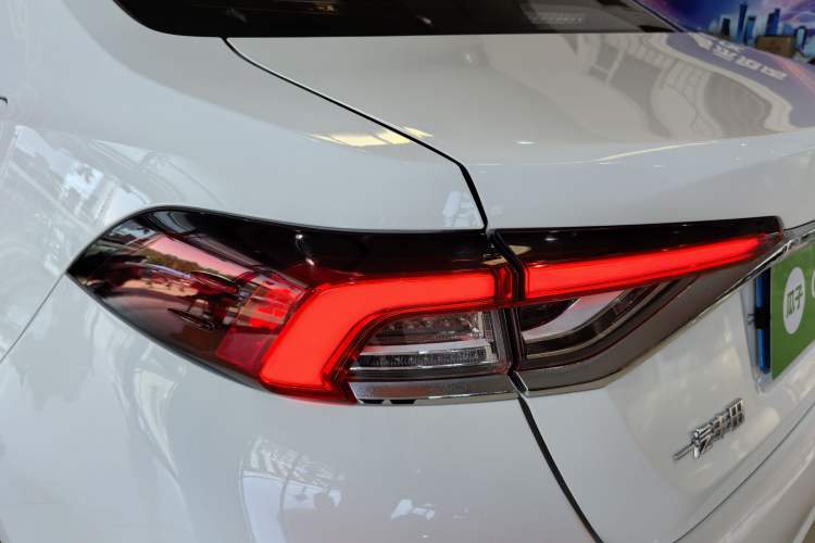 Used Toyota Corolla 2023 1.8L Smart Electric Hybrid Dual-Motor Pioneer Edition Exterior 6
