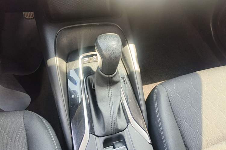 Used Toyota Corolla 2023 1.8L Smart Electric Hybrid Dual-Motor Pioneer Edition Gear Lever