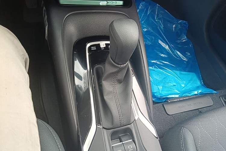 Used Toyota Corolla 2023 1.8L Smart Electric Hybrid Dual-Motor Elite Edition Gear Lever