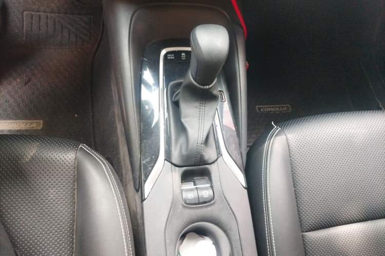 Used Toyota Corolla 2023 1.8L Smart Electric Hybrid Dual-Motor Elite Edition Gear Lever