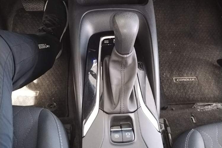 Used Toyota Corolla 2023 1.8L Smart Electric Hybrid Dual-Motor Elite Edition Gear Lever