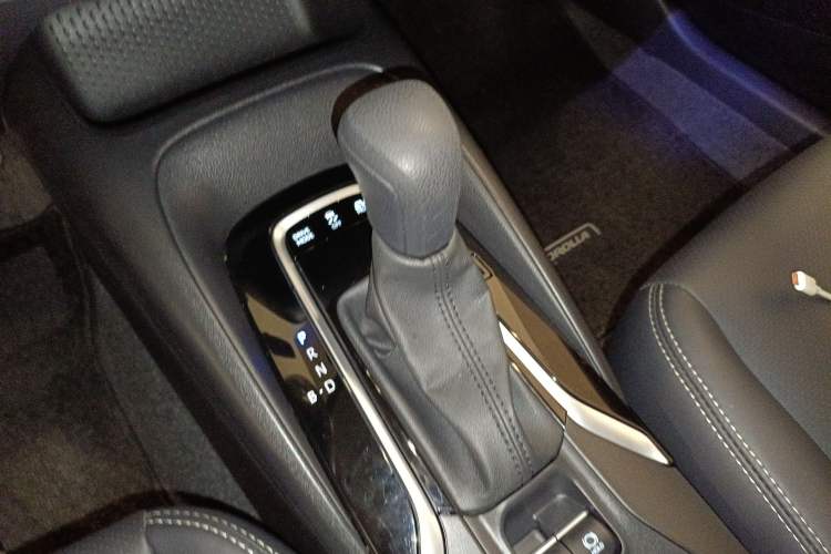 Used Toyota Corolla 2023 1.8L Smart Electric Hybrid Dual-Motor Elite Edition Gear Lever