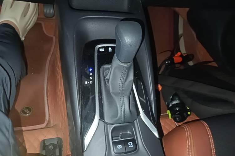 Used Toyota Corolla 2023 1.8L Smart Electric Hybrid Dual-Motor Elite Edition Gear Lever