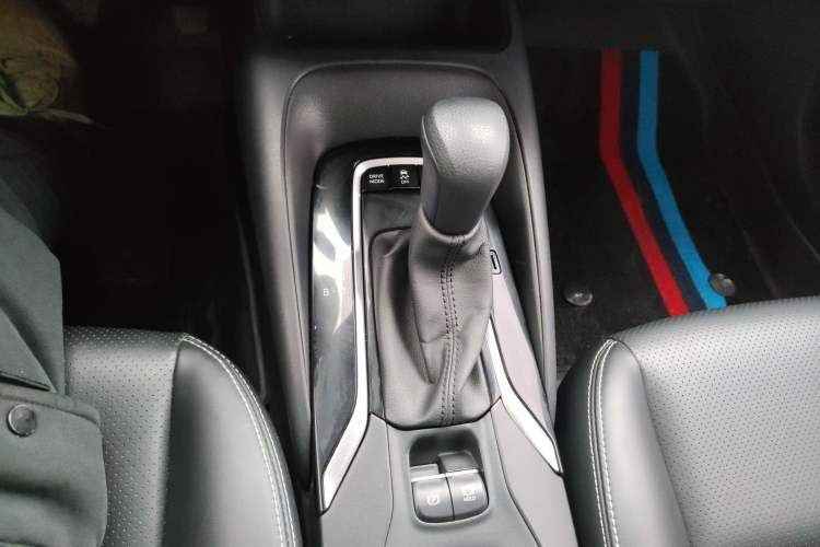 Used Toyota Corolla 2023 1.8L Smart Electric Hybrid Dual-Motor Pioneer Edition Gear Lever