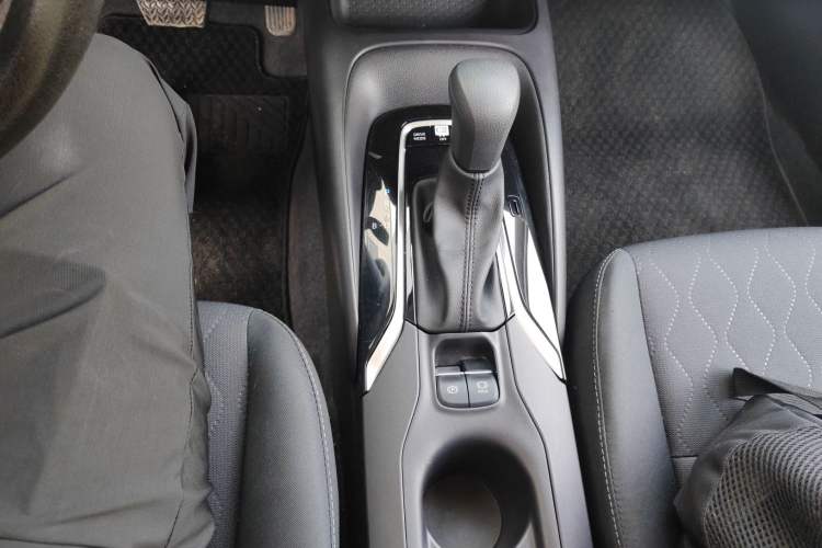 Used Toyota Corolla 2023 1.8L Smart Electric Hybrid Dual-Motor Pioneer Edition Gear Lever