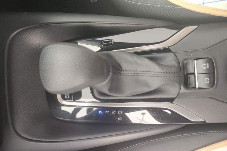 Used Toyota Corolla 2023 1.8L Smart Electric Hybrid Dual-Motor Pioneer Edition Gear Lever