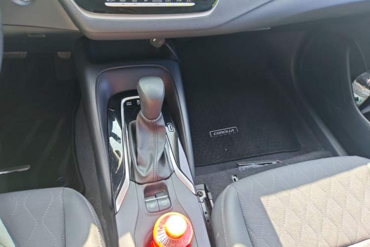 Used Toyota Corolla 2023 1.8L Smart Electric Hybrid Dual-Motor Elite Edition Gear Lever