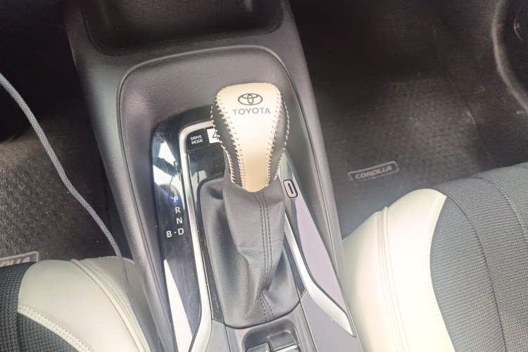 Used Toyota Corolla 2023 1.8L Smart Electric Hybrid Dual-Motor Elite Edition Gear Lever