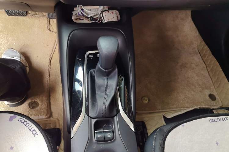 Used Toyota Corolla 2023 1.8L Smart Electric Hybrid Dual-Motor Pioneer Edition Gear Lever