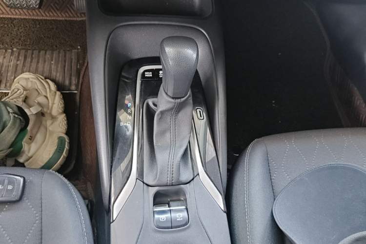 Used Toyota Corolla 2023 1.8L Smart Electric Hybrid Dual-Motor Pioneer Edition Gear Lever