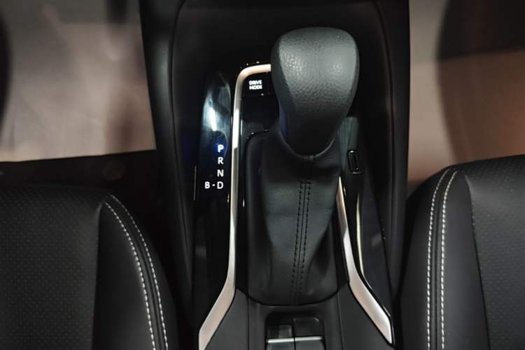Used Toyota Corolla 2023 1.8L Smart Electric Hybrid Dual-Motor Pioneer Edition Gear Lever